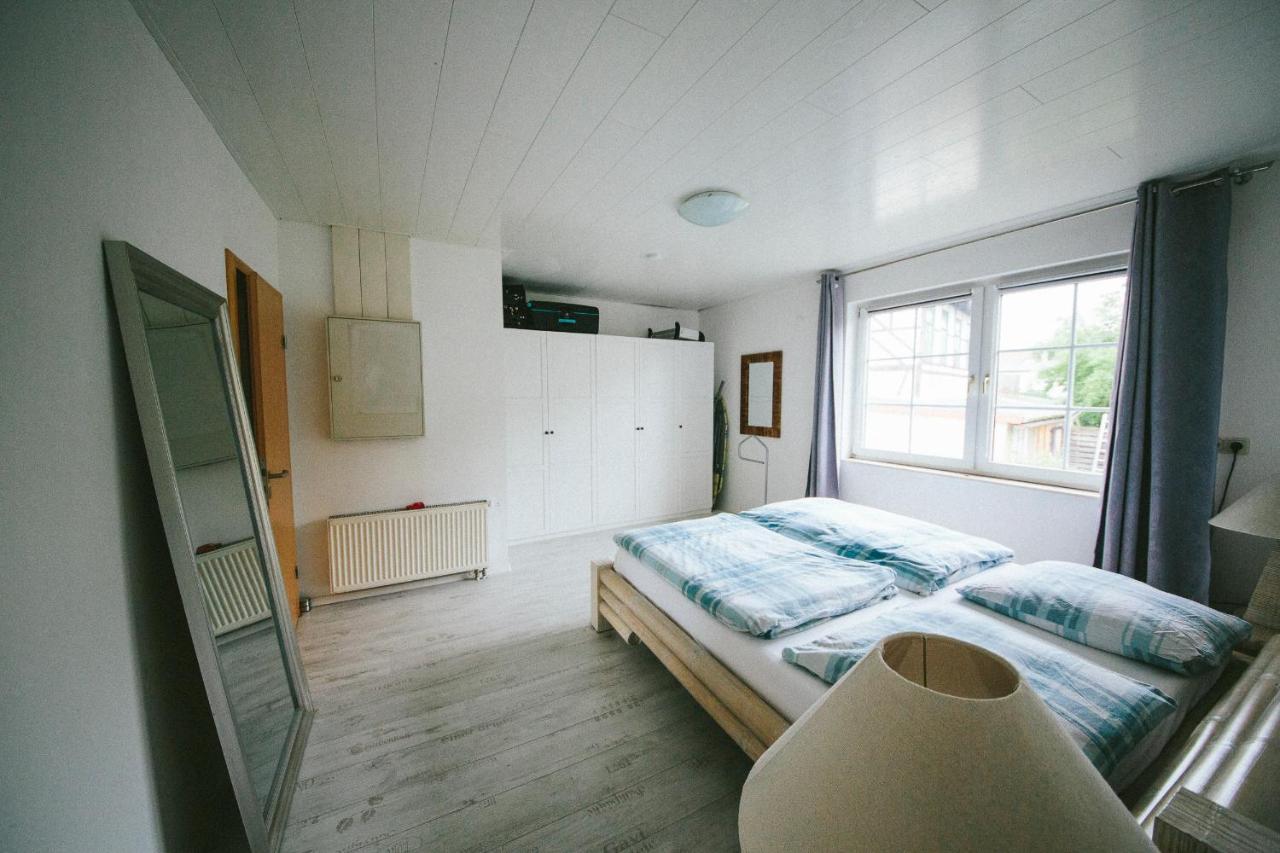 Grosse & Voll Ausgestattete Apartments, Studios, Doppelzimmer, Workspace, Parkplatz, Netflix, Prime & Schnelles Wifi In Ruhiger Lage Mit Garten Rudolstadt Luaran gambar