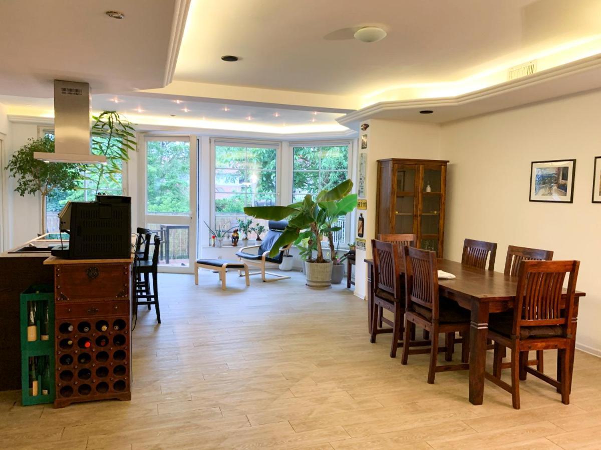 Grosse & Voll Ausgestattete Apartments, Studios, Doppelzimmer, Workspace, Parkplatz, Netflix, Prime & Schnelles Wifi In Ruhiger Lage Mit Garten Rudolstadt Luaran gambar