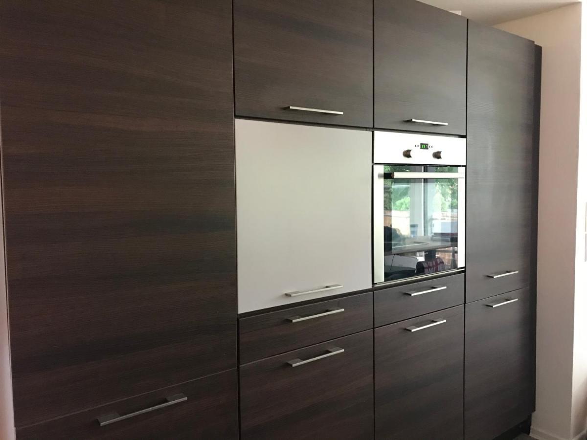 Grosse & Voll Ausgestattete Apartments, Studios, Doppelzimmer, Workspace, Parkplatz, Netflix, Prime & Schnelles Wifi In Ruhiger Lage Mit Garten Rudolstadt Luaran gambar