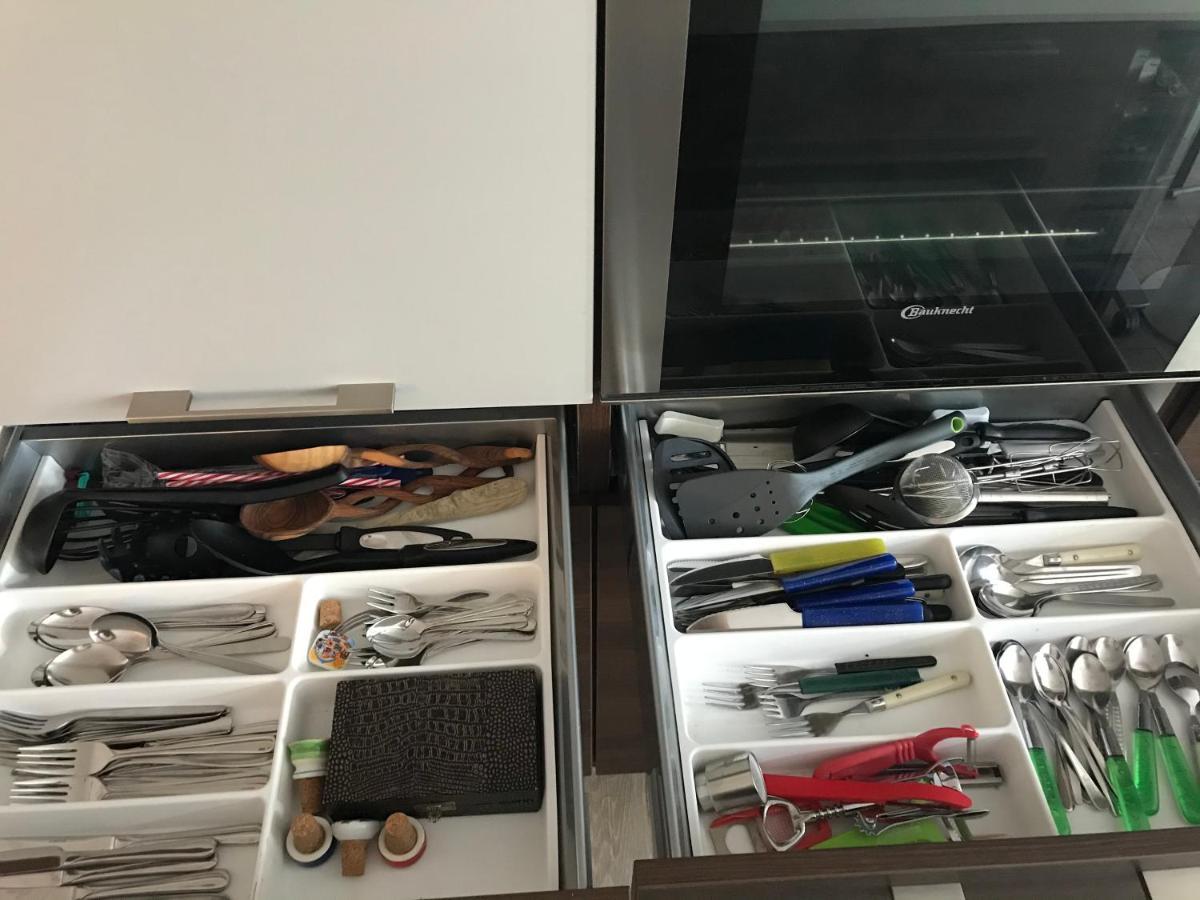 Grosse & Voll Ausgestattete Apartments, Studios, Doppelzimmer, Workspace, Parkplatz, Netflix, Prime & Schnelles Wifi In Ruhiger Lage Mit Garten Rudolstadt Luaran gambar
