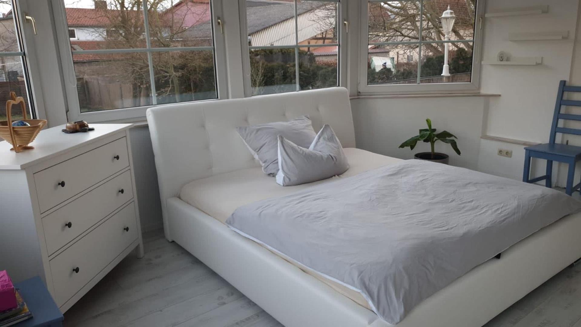 Grosse & Voll Ausgestattete Apartments, Studios, Doppelzimmer, Workspace, Parkplatz, Netflix, Prime & Schnelles Wifi In Ruhiger Lage Mit Garten Rudolstadt Luaran gambar
