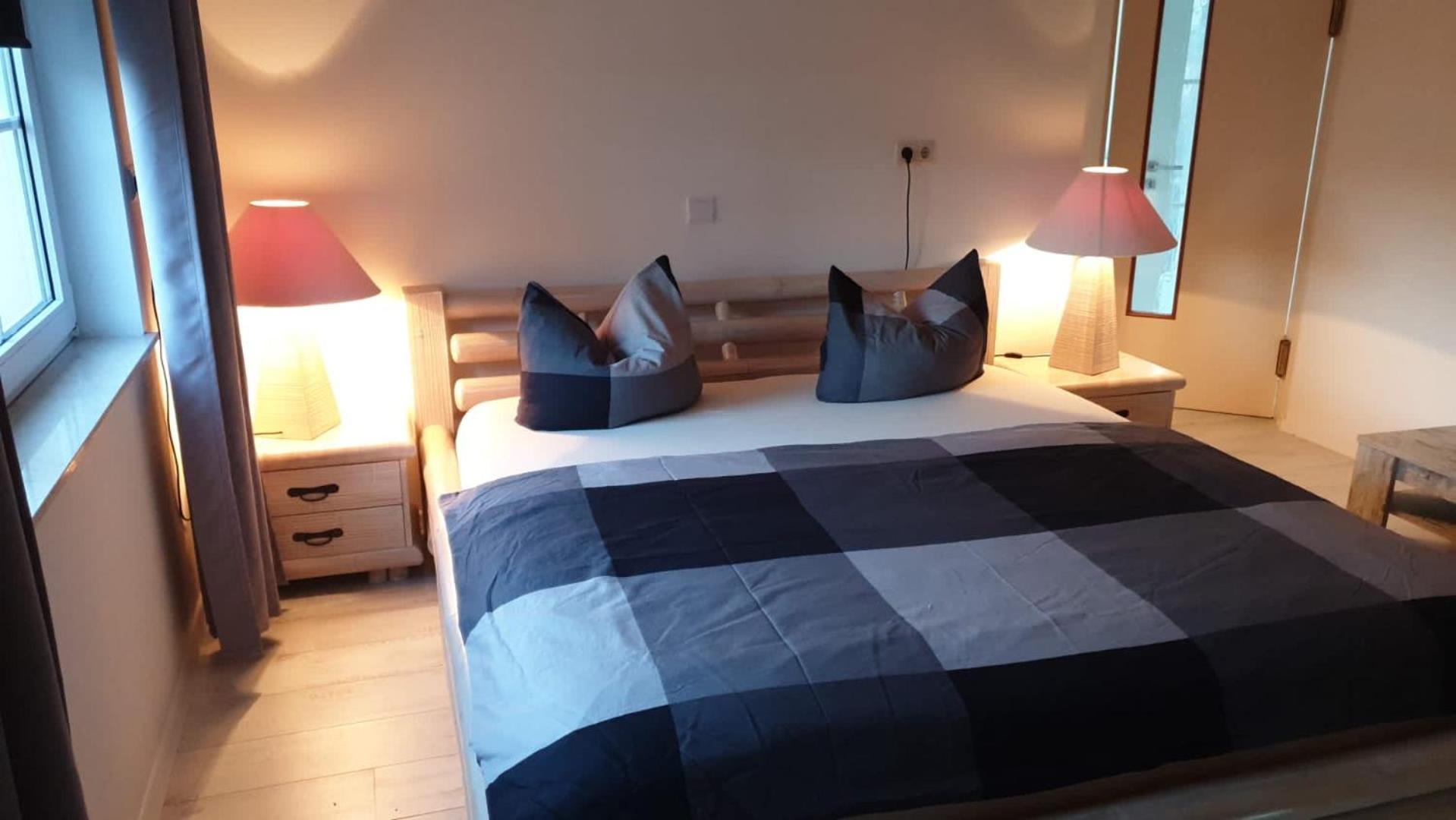 Grosse & Voll Ausgestattete Apartments, Studios, Doppelzimmer, Workspace, Parkplatz, Netflix, Prime & Schnelles Wifi In Ruhiger Lage Mit Garten Rudolstadt Luaran gambar