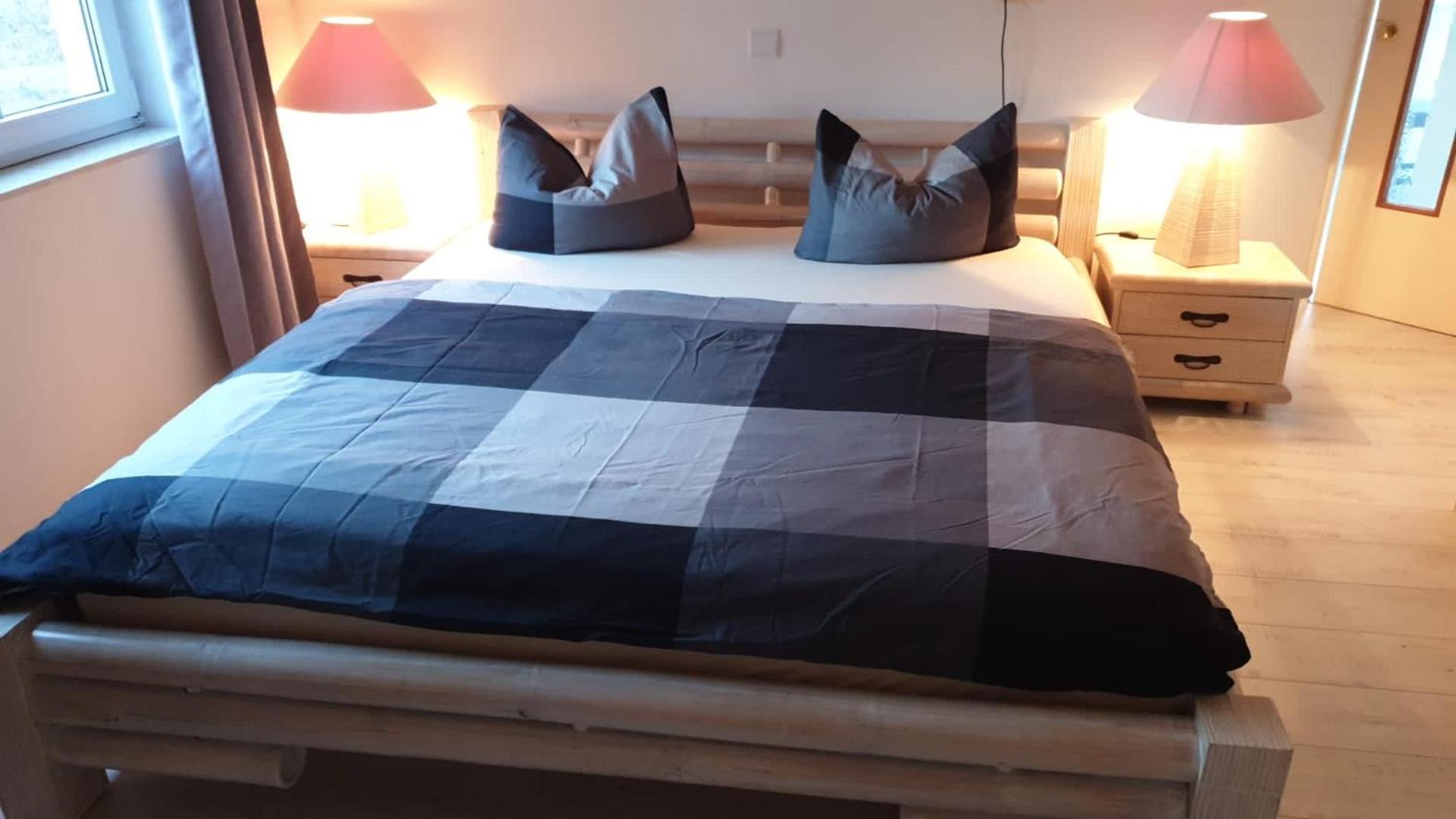 Grosse & Voll Ausgestattete Apartments, Studios, Doppelzimmer, Workspace, Parkplatz, Netflix, Prime & Schnelles Wifi In Ruhiger Lage Mit Garten Rudolstadt Luaran gambar