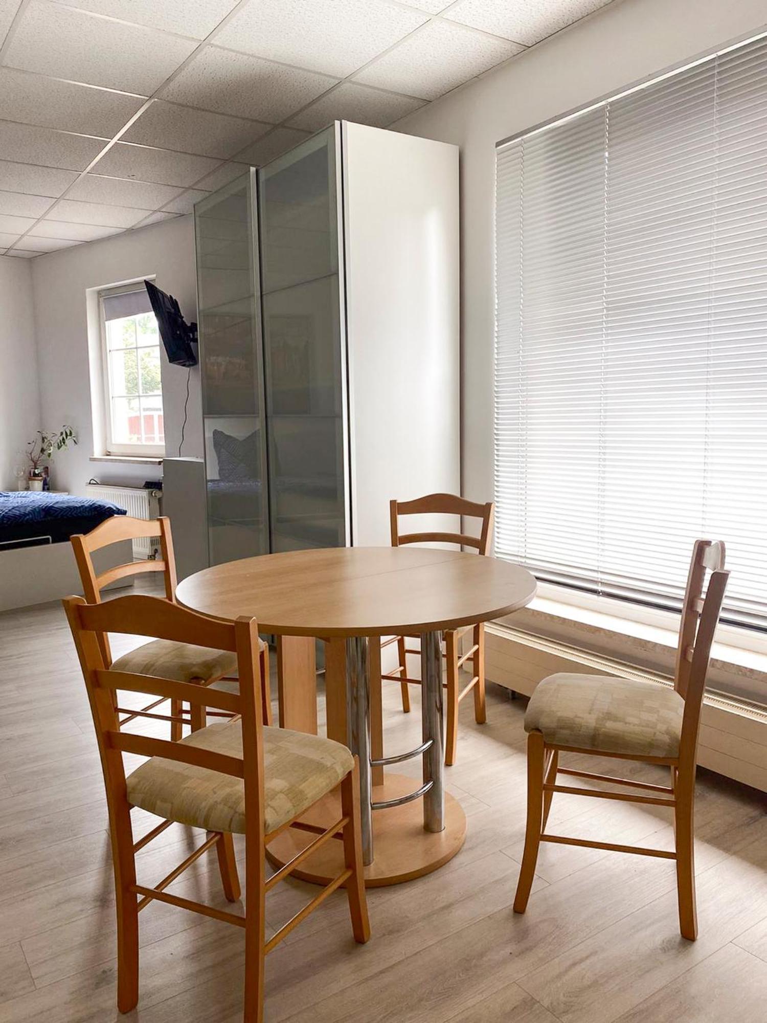 Grosse & Voll Ausgestattete Apartments, Studios, Doppelzimmer, Workspace, Parkplatz, Netflix, Prime & Schnelles Wifi In Ruhiger Lage Mit Garten Rudolstadt Luaran gambar