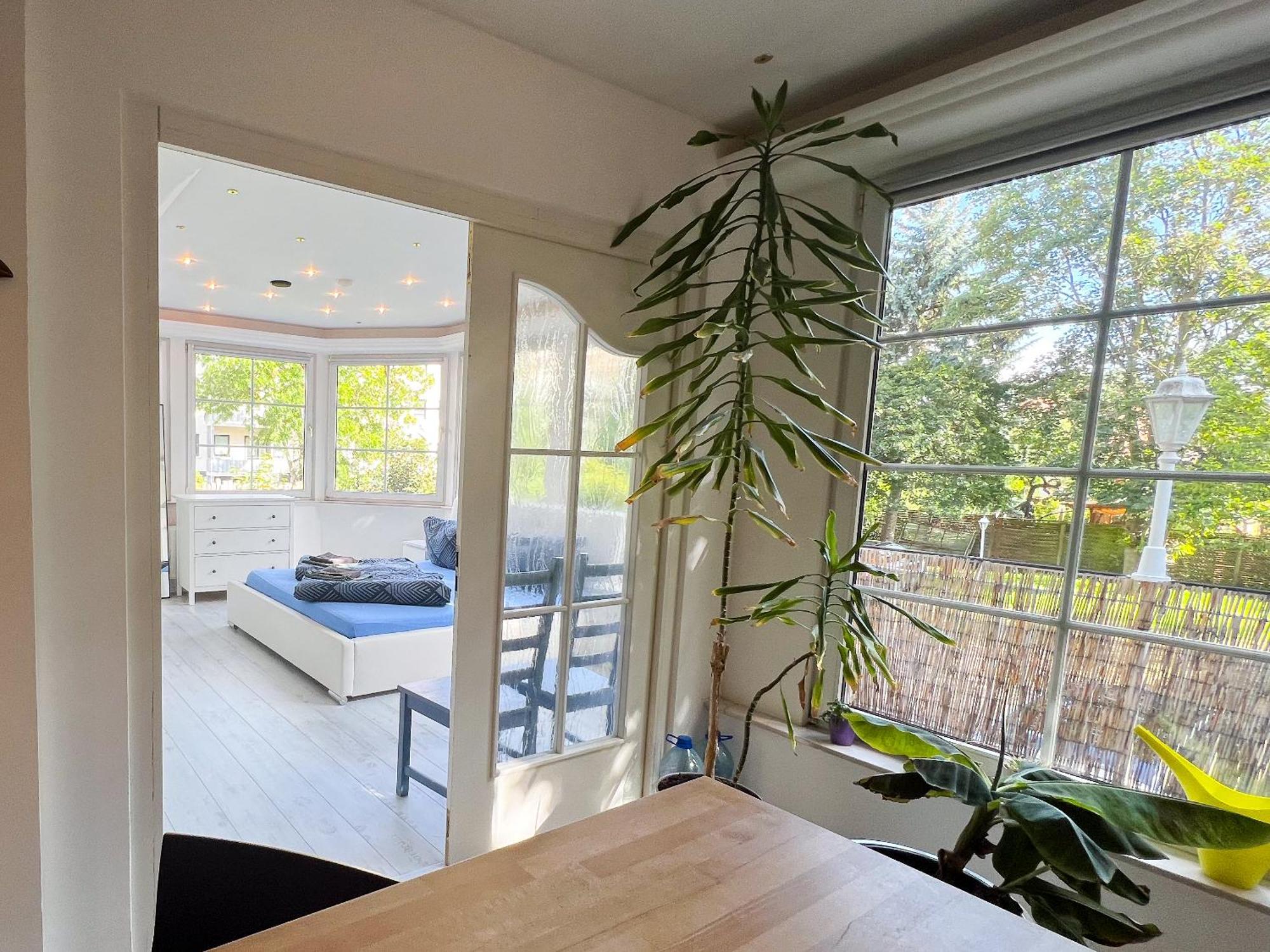 Grosse & Voll Ausgestattete Apartments, Studios, Doppelzimmer, Workspace, Parkplatz, Netflix, Prime & Schnelles Wifi In Ruhiger Lage Mit Garten Rudolstadt Luaran gambar